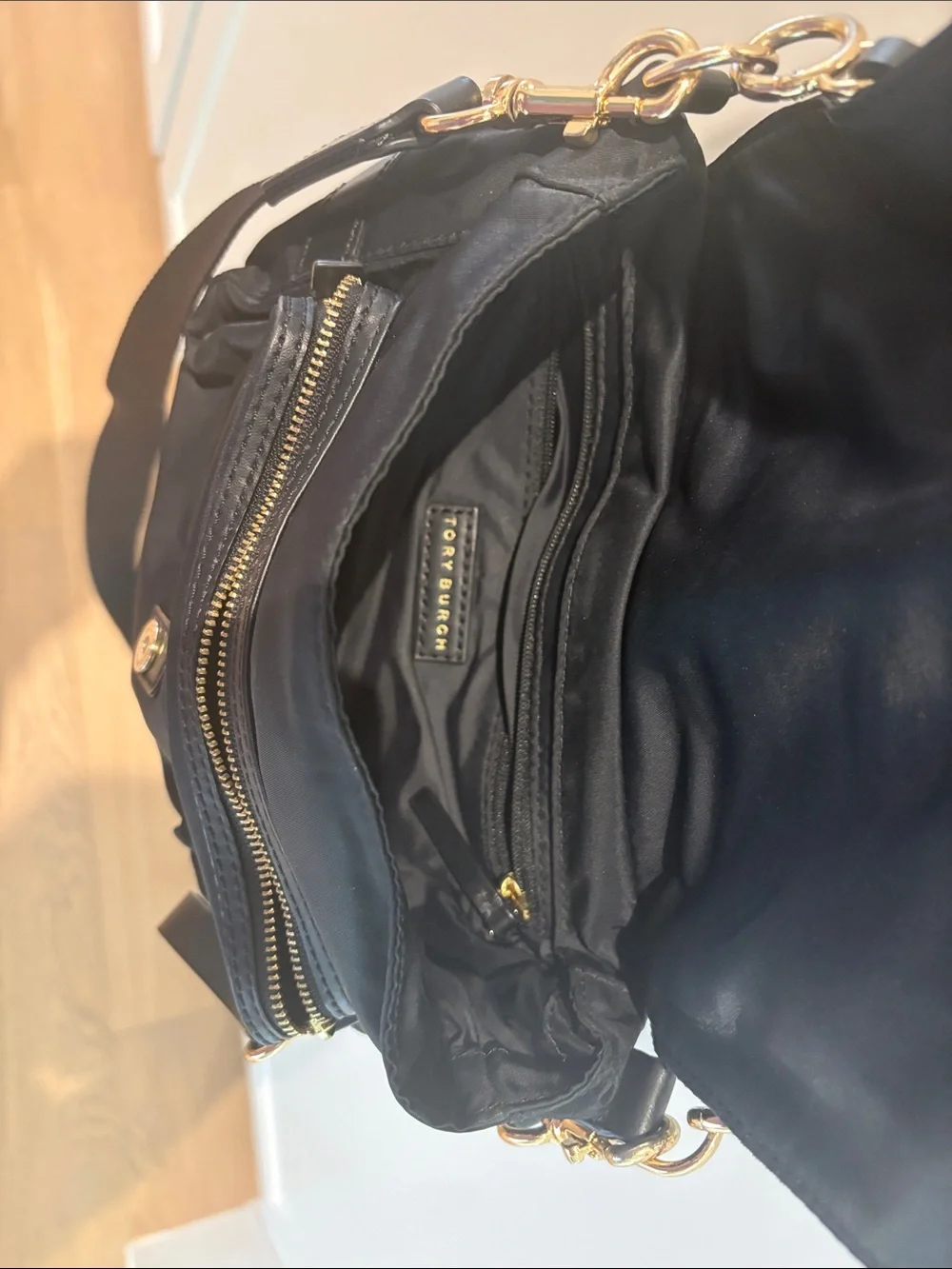 TORY BURCH BLACK CROSSBODY - Picture 6 of 12